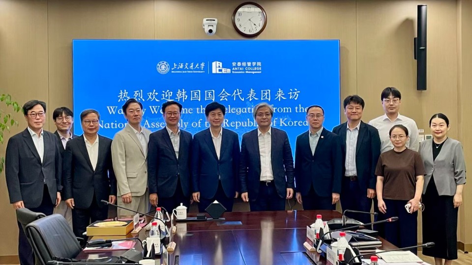 A Delegation from the National Assembly of the Republic of Korea Visited ACEM and Explored New Path for Industry-Academic Research Collaboration in the AI Era